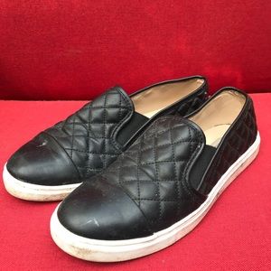 Black Steve Madden slip on shoes size 9